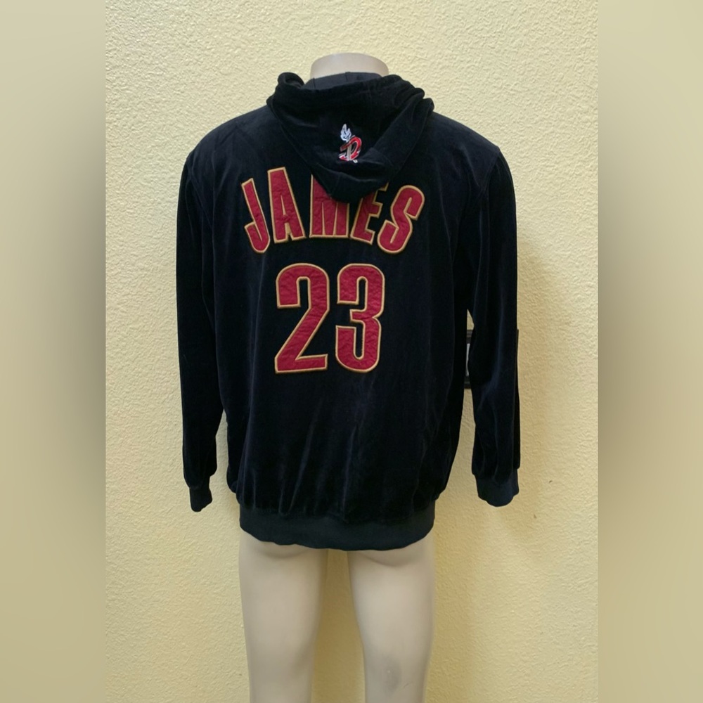 NBA 🏀 Cleveland Cavs Men’s Size US Large LeBron James Black Velour Hoodie - Picture 1 of 11